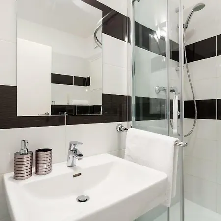 Lägenhet Golden Rezidence Nova Karolina *