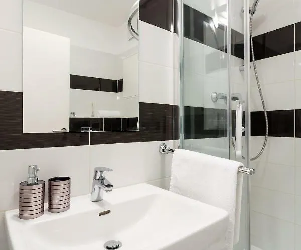 Lägenhet Golden Rezidence Nova Karolina *