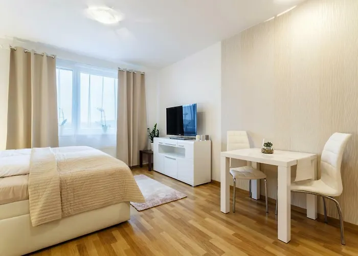 Golden Rezidence Nova Karolina *